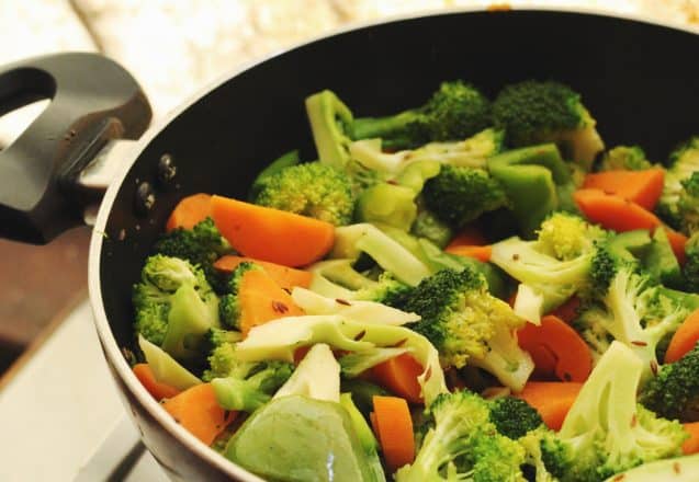Is It Better To Eat Veggies Raw Or Cooked?